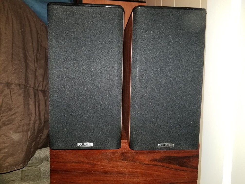 Polk Audio TSI200 speakers