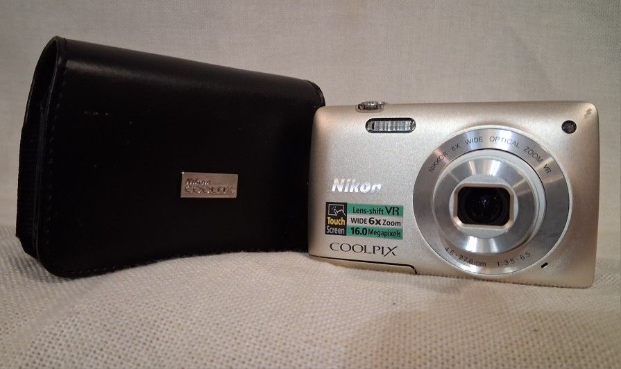 NIKON CoolPix S4300 Digital Camera