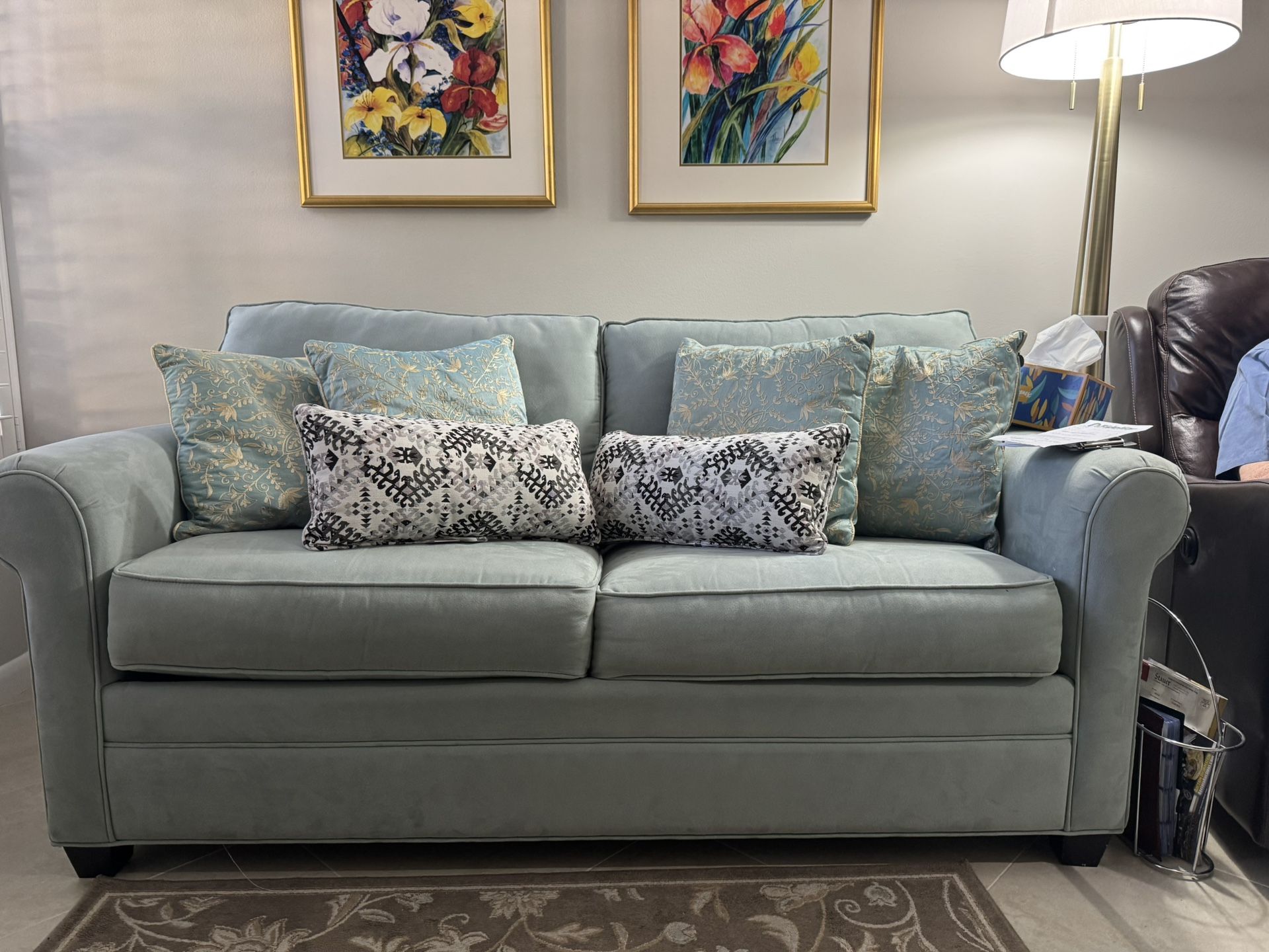 Light Blue Queen Sleeper Sofa – Excellent Condition