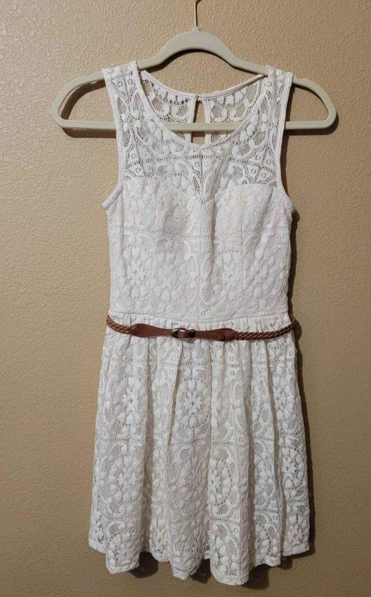 Juniors Size 3 Petite Cream Colored Embroidered Dress