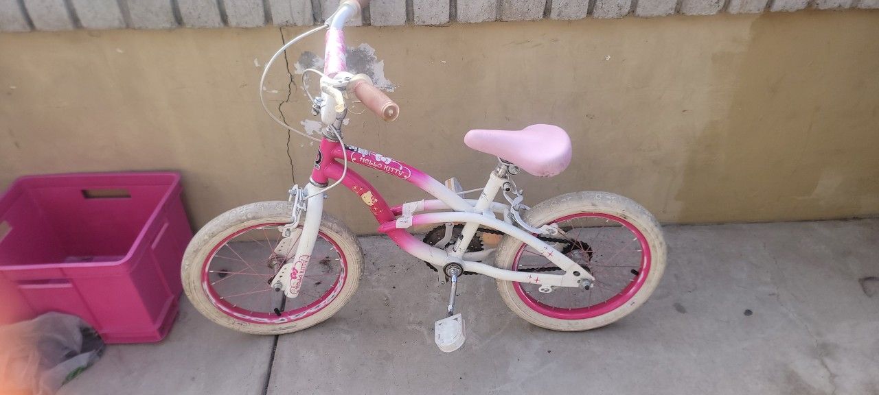 Hello Kitty "16" Bike