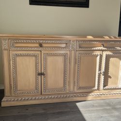 Kreiss buffet, side board. If you know, you know. 