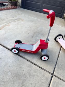 Scooter radio flyer