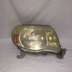 2006 Toyota Tacoma Original Headlights