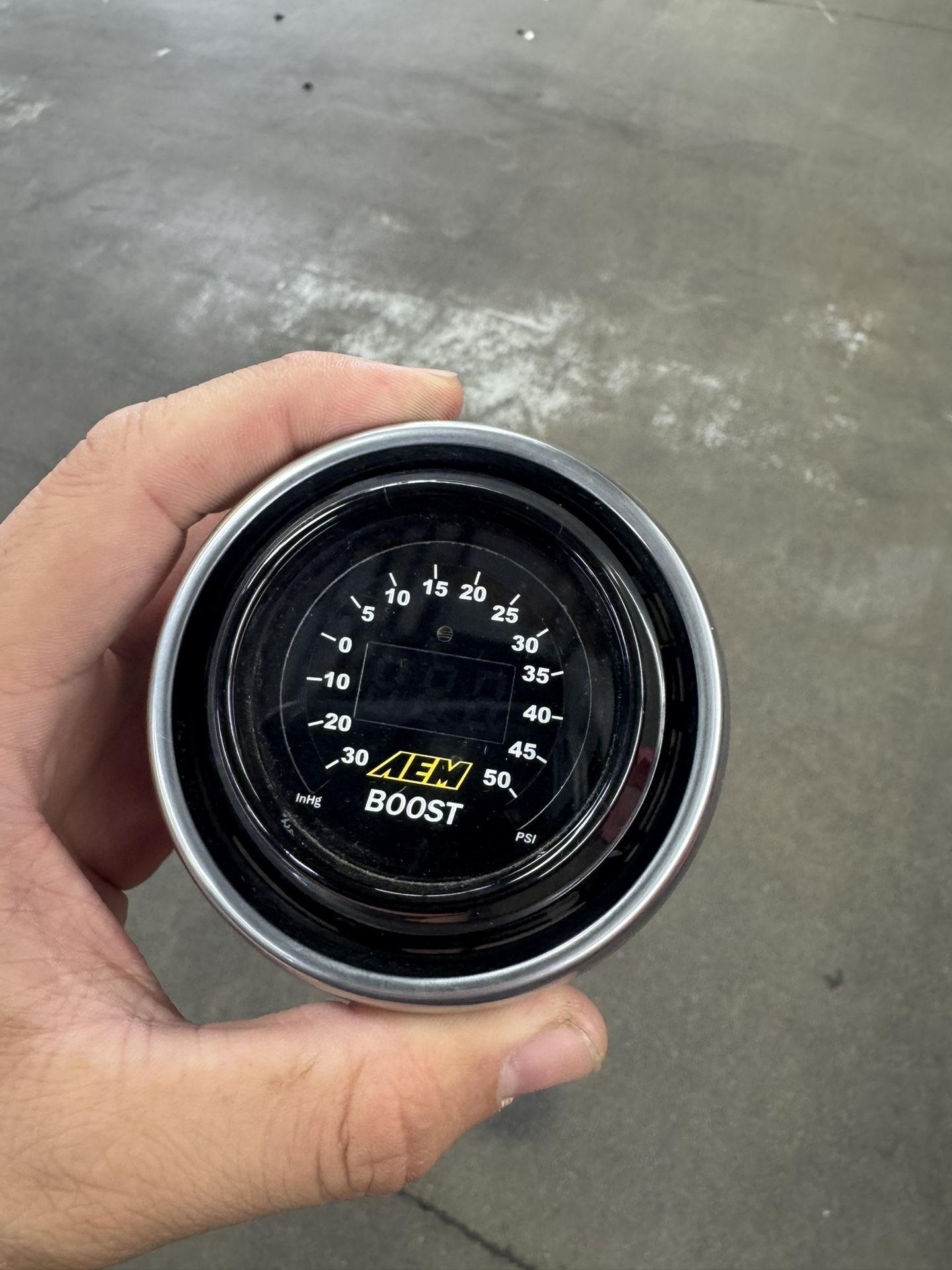 AEM boost Gauge