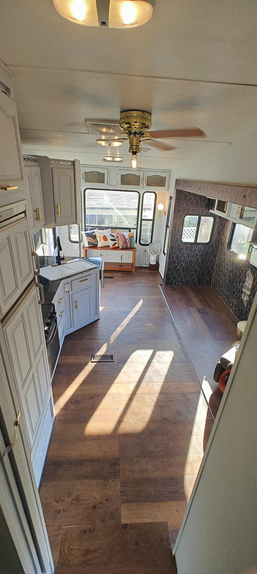 RV Fifth Wheel Camper Keystone 