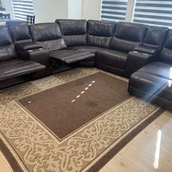 Sectional recliner sofa