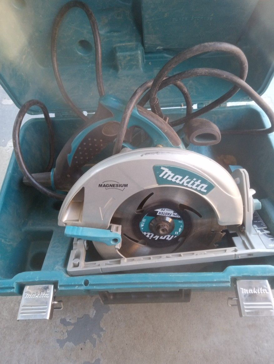 Makita Circular Saw 7 1//4"