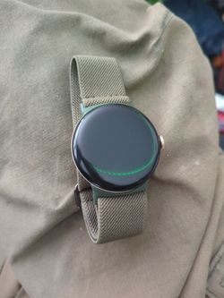 Gold Pixel Watch 2 LTE