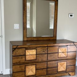Dresser with Mirror & 6 drawers.