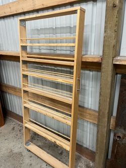 Pending - Free Pull-out Spice Rack