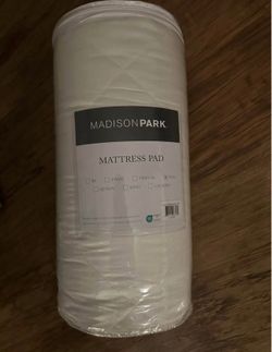 Mattress Pad: Full Size. Brand new!