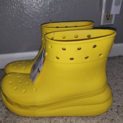 Brand New Paor Of Crocs
