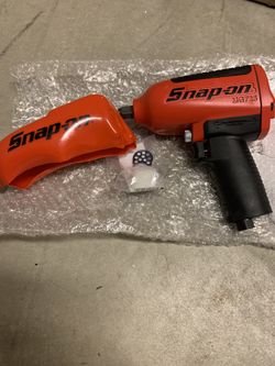 New, Snap-on 1/2” drive impact wrench, 800 https://offerup.com/redirect/?o=RnQubGI= Torque