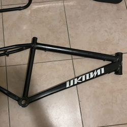 Uhknown Frame 29 Inch