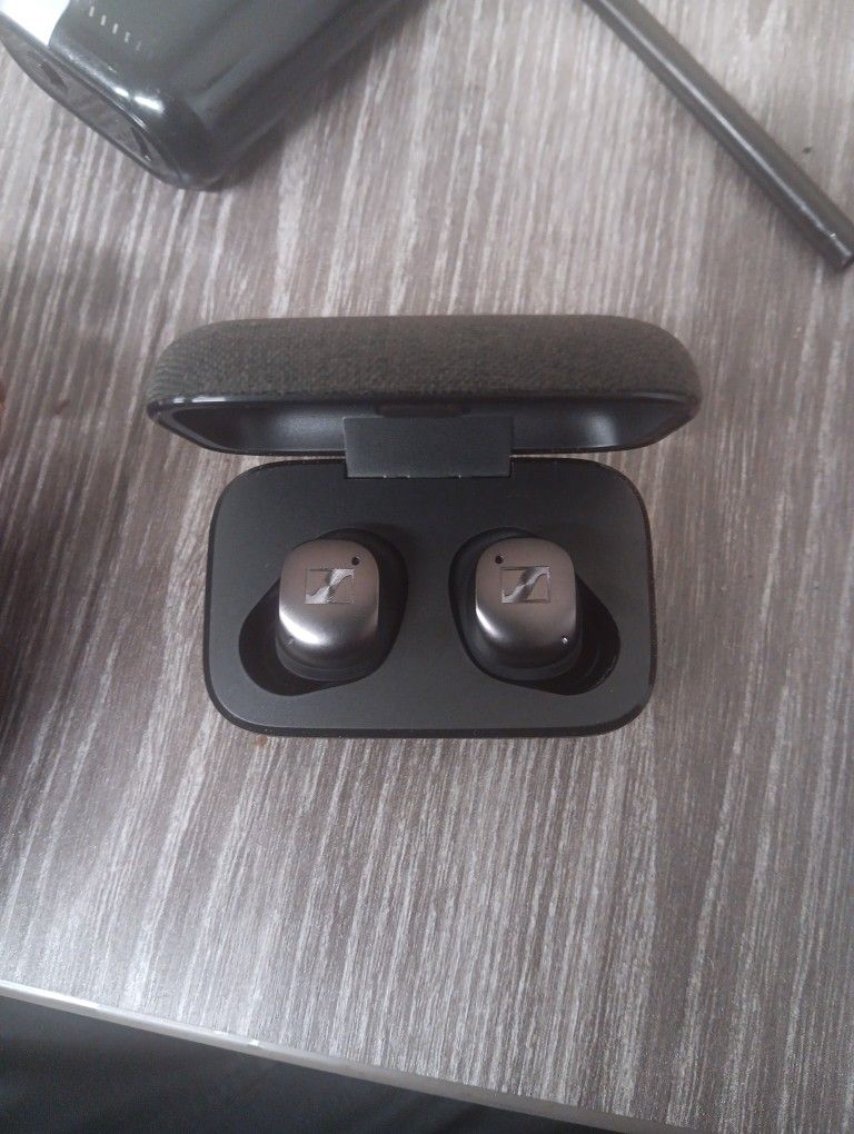 SennHeiser " Momentum "True Wireless 4 Earbuds
