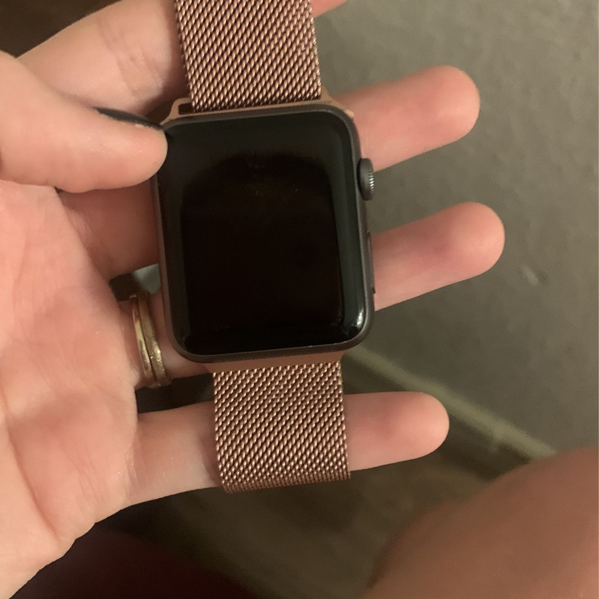 Apple Watch Series 1 (HAS ISSUES)