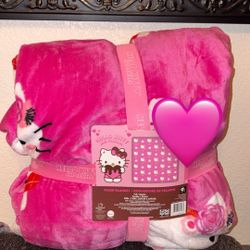 Hello Kitty Valentine Blanket FULL/queen ( Read Description) 