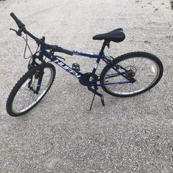 Huffy 26-inch Rock Creek Men's Mountain Bike Blue for Sale in Fort  Lauderdale, FL - OfferUp