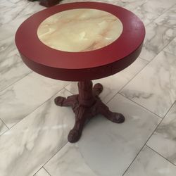 Round End Table For Sale $20 Dollars OBO  Moving Must Sell