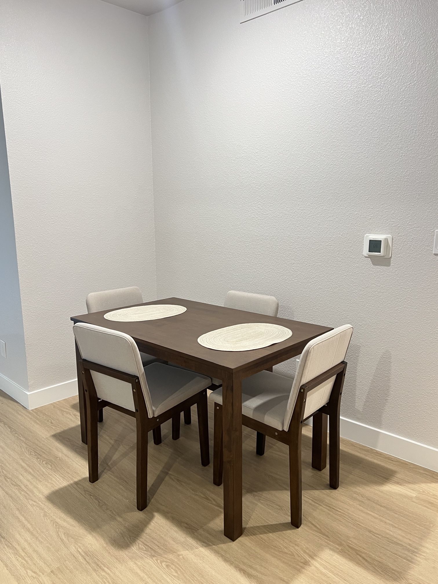 5pc dining set Dark walnut w/beige