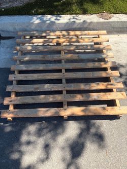 Free Wood Pallet in Chino