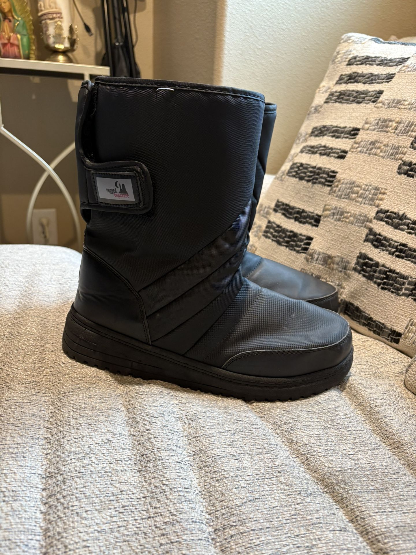 Men’s Snow Boots Size 10