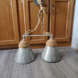 Rustic Farmhouse Chandelier 