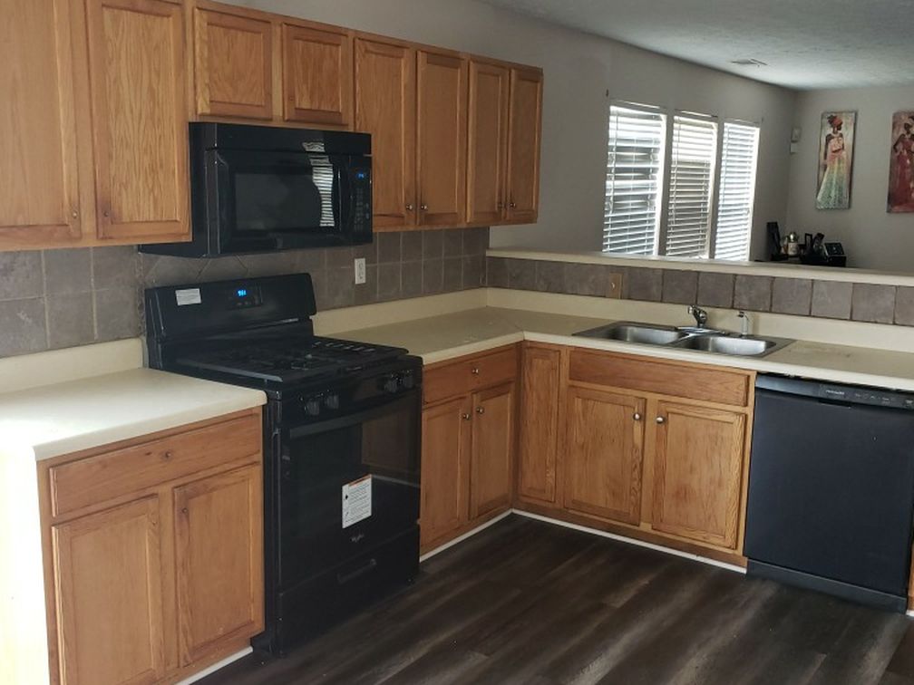 Kitchen Cabinets And Counter Top Refinishing