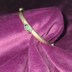 ELLEN TRACY JADE BANGLE BRACELET 