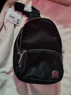 Lululemon Everywhere Sling Bag Small 2L