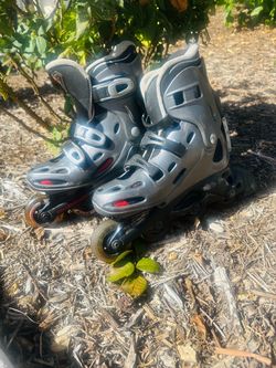 Woman’s Roller Blades size 7-7.5