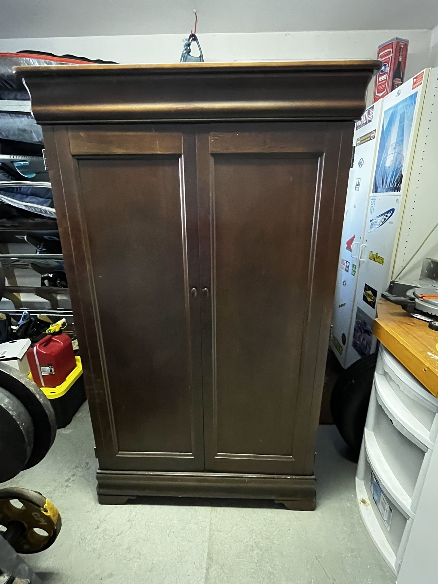 Armoire