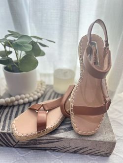 BROWN SANDALS
