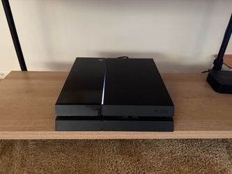 PlayStation 4 / PS4