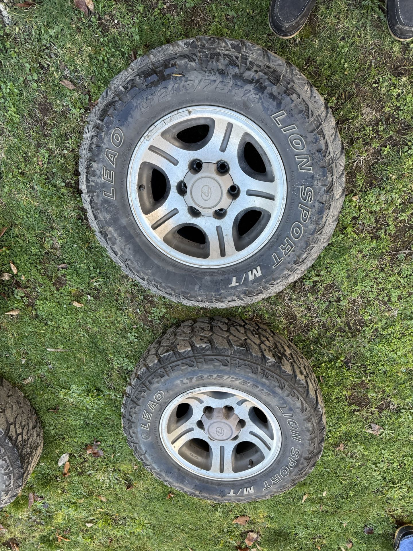 Lexus LX 450 Rims And Tires 245/75/16