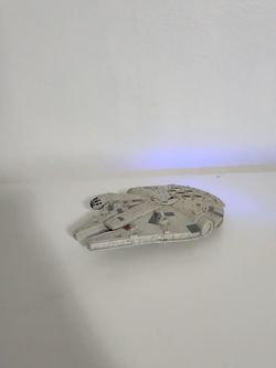 Star Wars Millennium Falcon Model