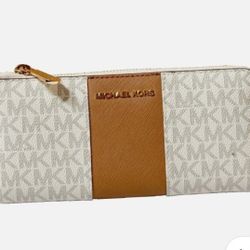 Michael Kors Leather Wallet 