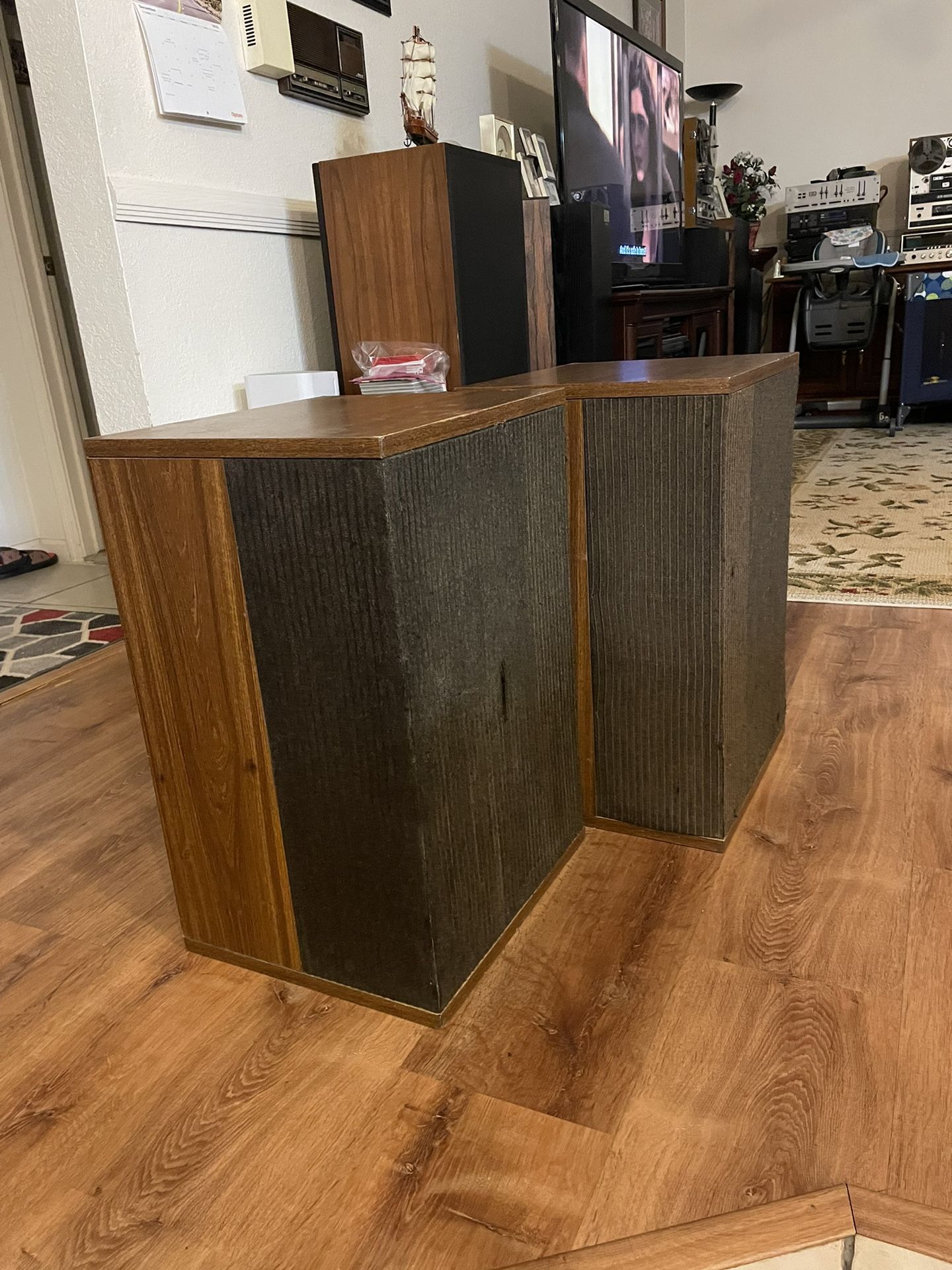 Bose 501 series 4 direct/ reflecting speaker (pair) for Sale in Peoria