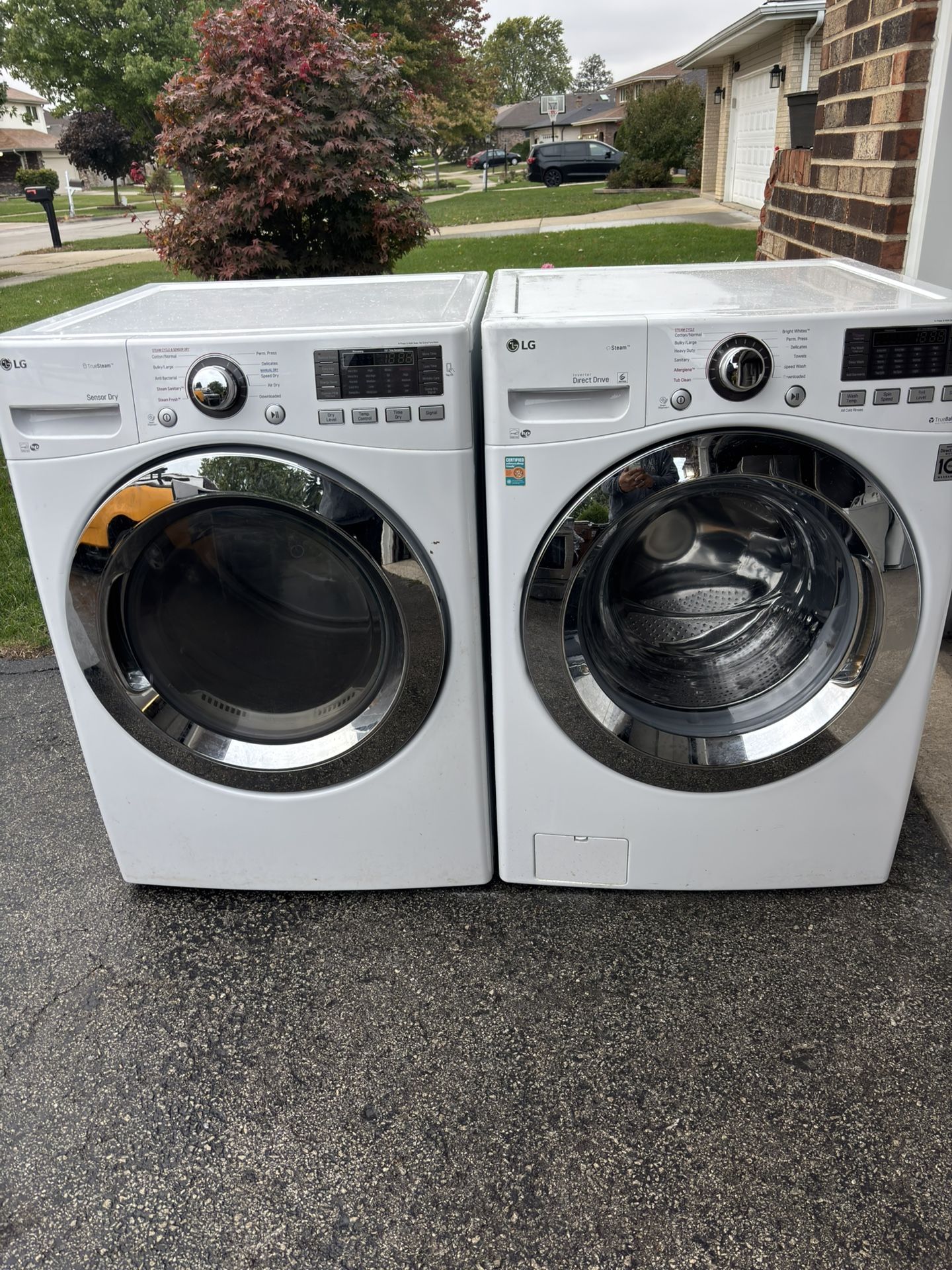 LG Washer And Gas Dryer Set
