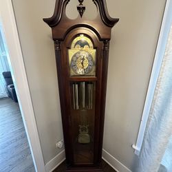 HOWARD MILLER CSURI GRANDFATHER CLOCK CHERRY BORDEAUX FINISH 3 WEIGHT CLOCK EXCE