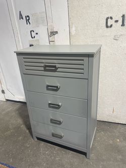 Gray 5-Drawer Chest Dresser