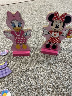 Disney Minnie And Daisy Magnetic Dress Up Toy