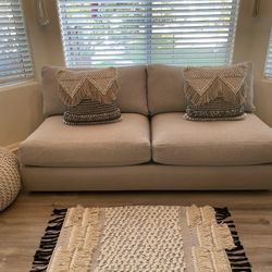 DESIGN WITHIN REACH SOFA