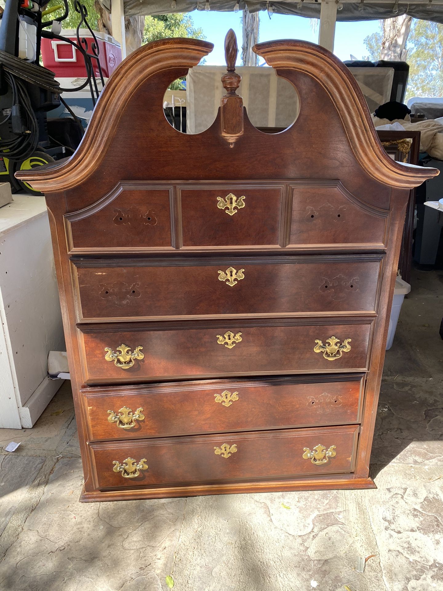 Antique top dresser