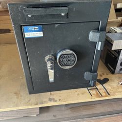 Blue Dot Safe 