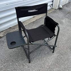 Gander Mountain Folding Steel Director’s Chair with Fold Table! Condition! 