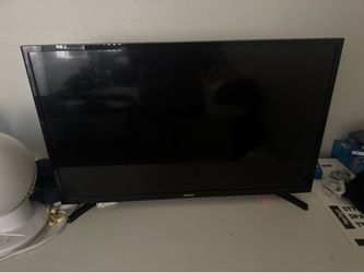 Smart TV w/ remote