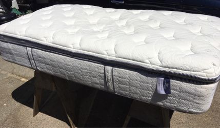 ****Twin XL Mattress *****