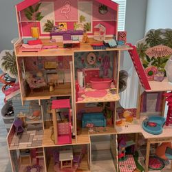 Doll House 